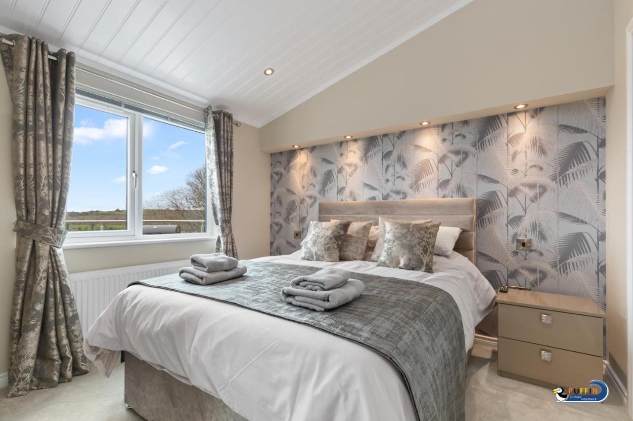 Valley View Lodge - Luxury Lodge, Hot Tub, Close To Beach Penally Exteriör bild